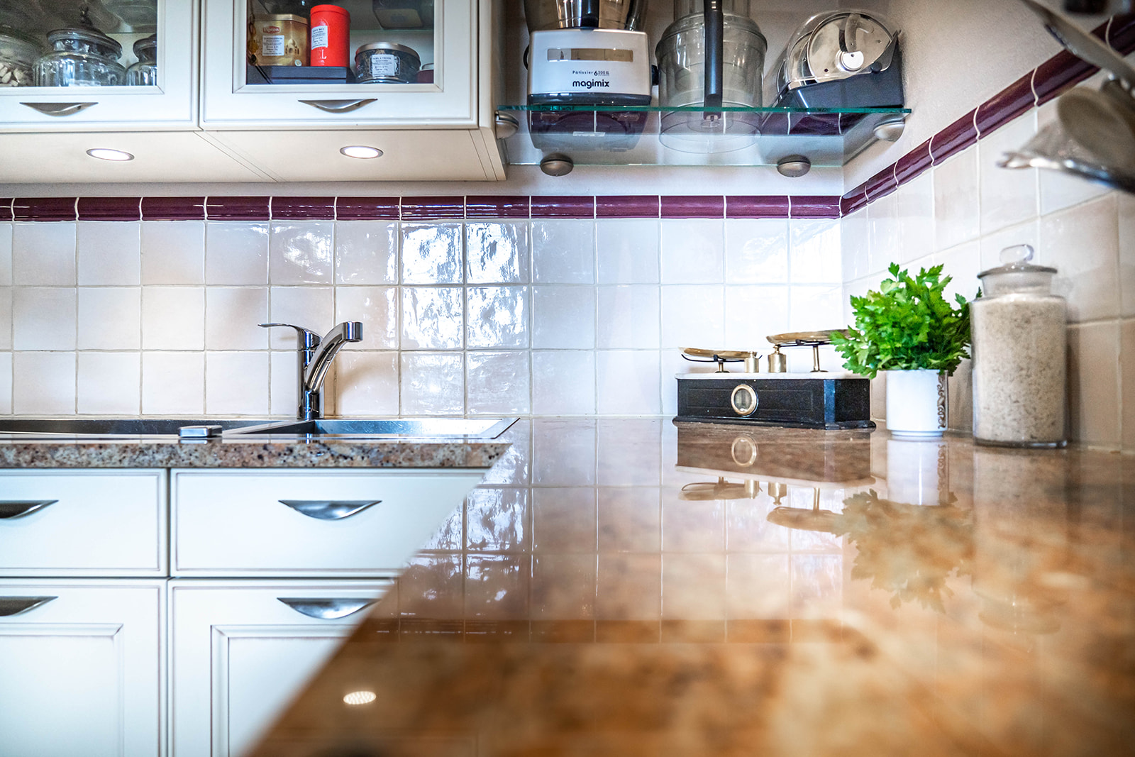 cuisine-style-campagne-chic-blanche-plan-de-travail-vazard-home-cuisines-neubourg-louviers