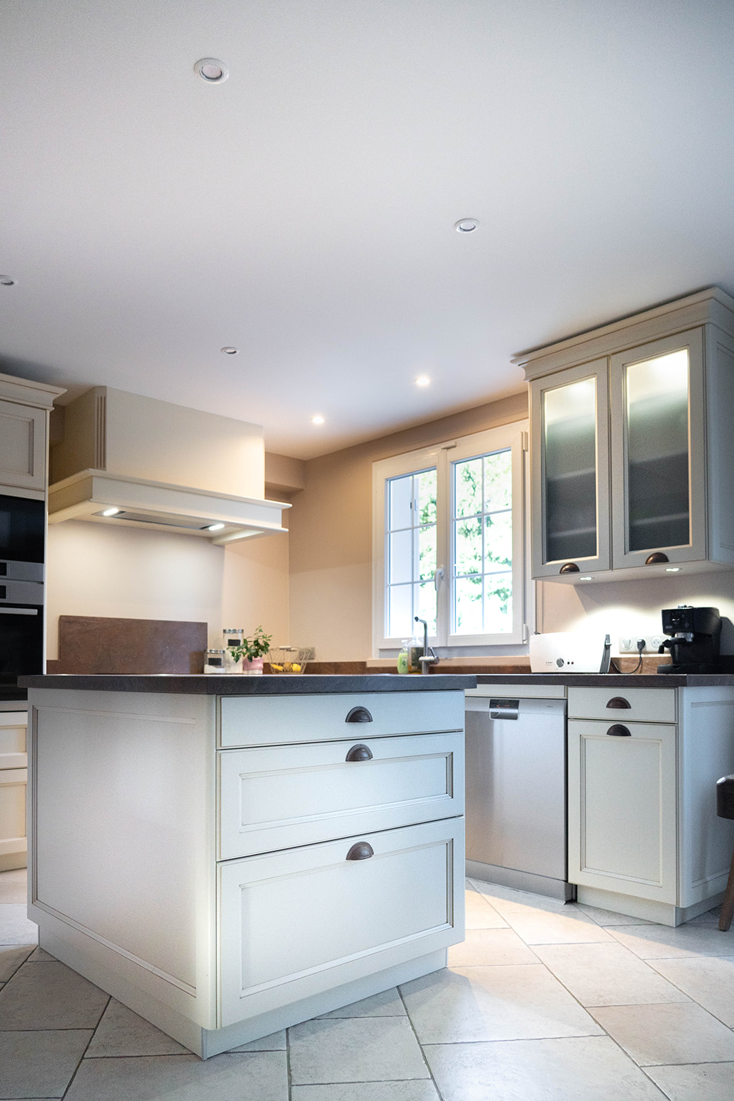 cuisine-style-campagne-chic-petit-ilot-vazard-home-cuisines-neubourg-louviers