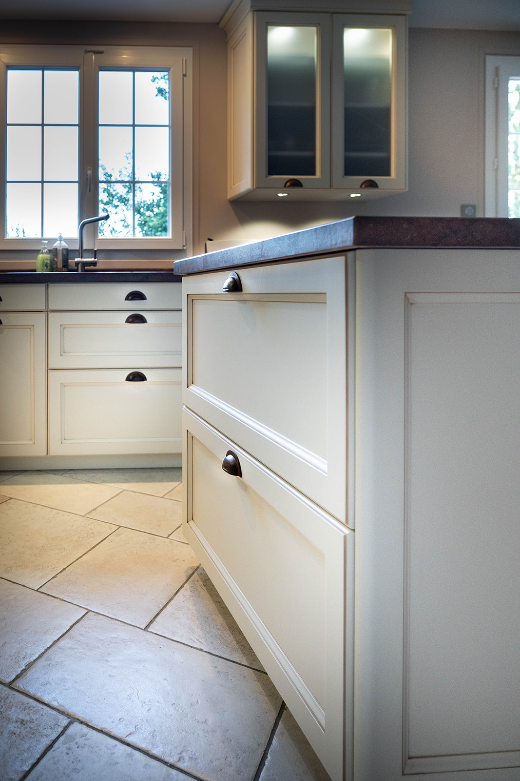 cuisine-style-campagne-chic-tiroir-cote-vazard-home-cuisines-neubourg-louviers