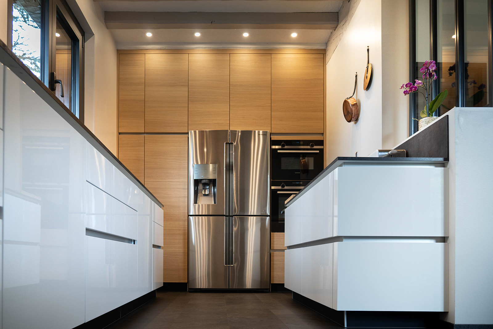 cuisine-style-contemporain-laque-blanche-contre-plongee-vazard-home-cuisines-neubourg-rouen