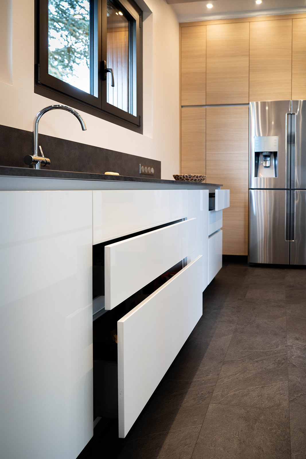 cuisine-style-contemporain-tiroir-ouverture-vazard-home-cuisines-neubourg-rouen