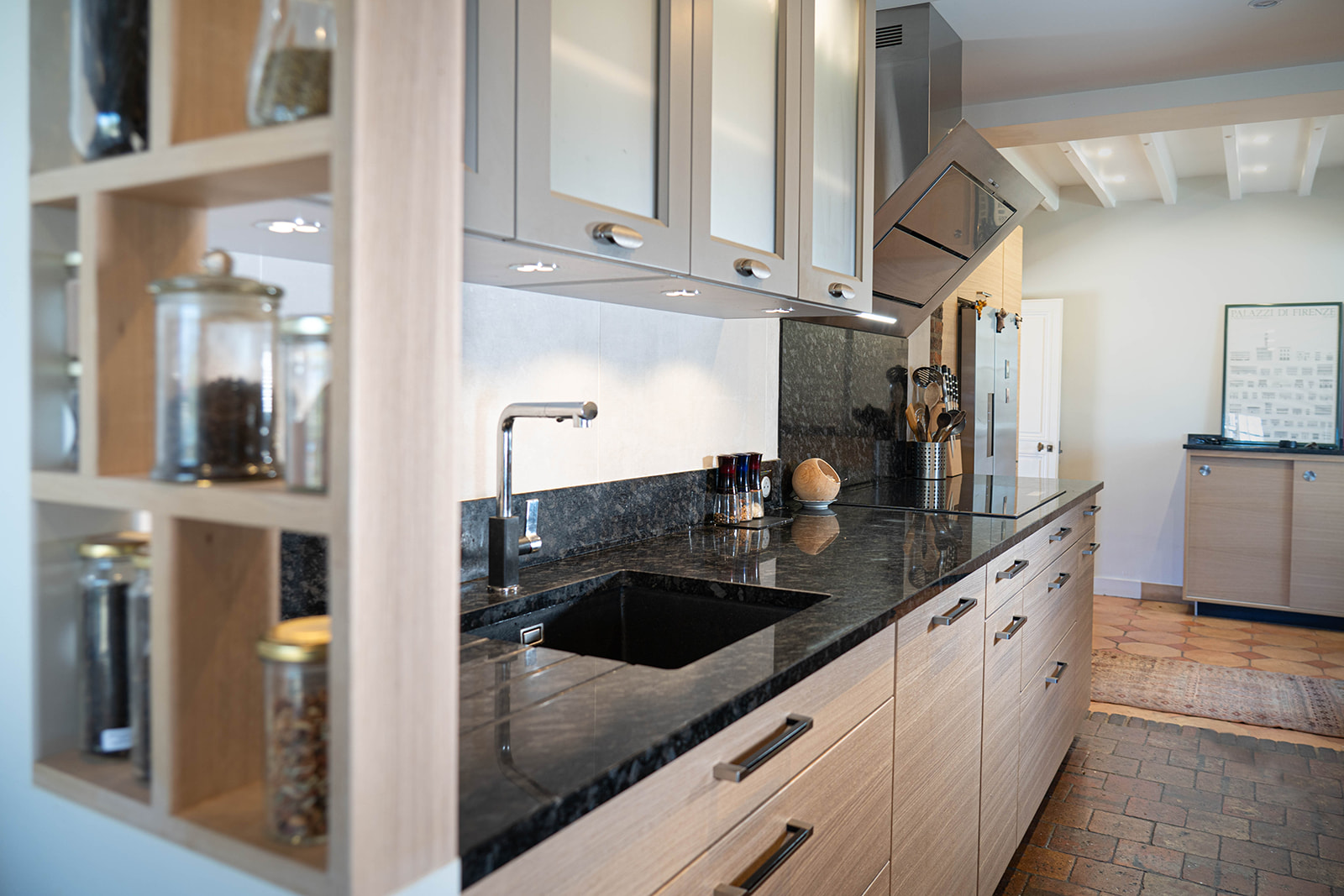 cuisine-style-cottage-urbain-etagere-evier-vazard-home-cuisines-neubourg-evreux