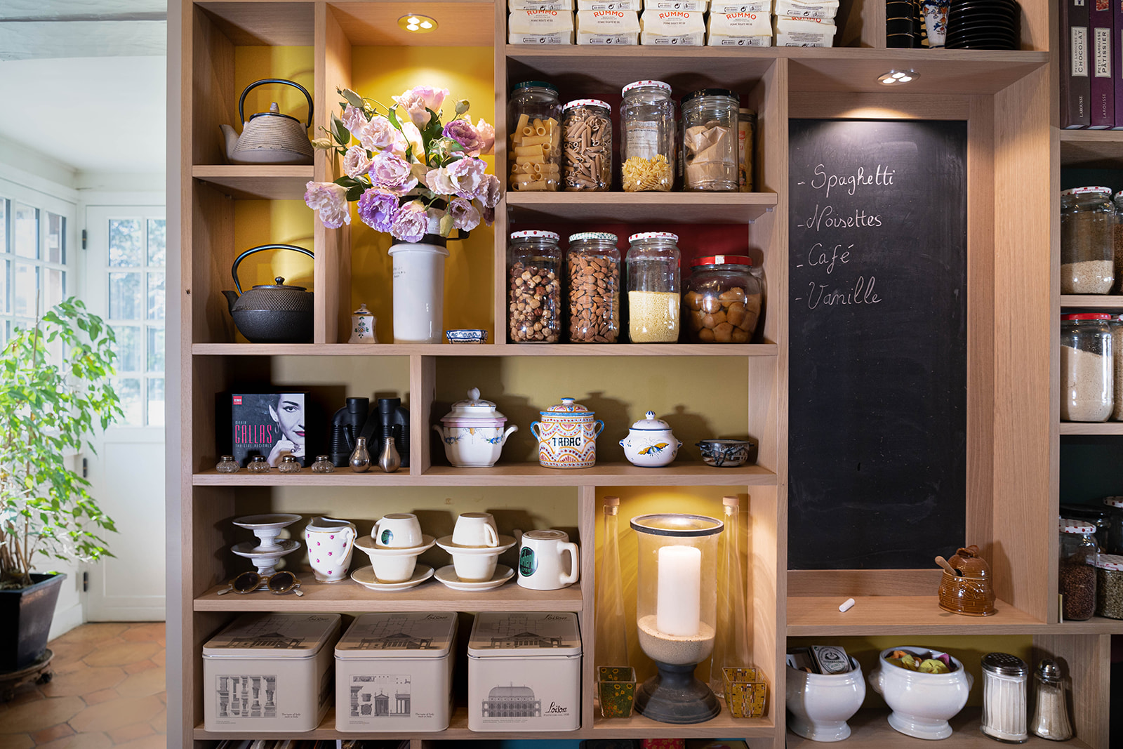 cuisine-style-cottage-urbain-bocotheque-rangement-vazard-home-cuisines-neubourg-evreux