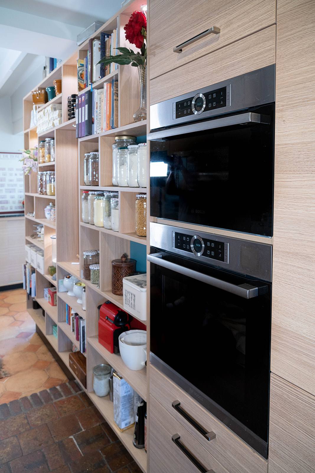 cuisine-style-cottage-urbain-meuble-rangement-vazard-home-cuisines-neubourg-evreux