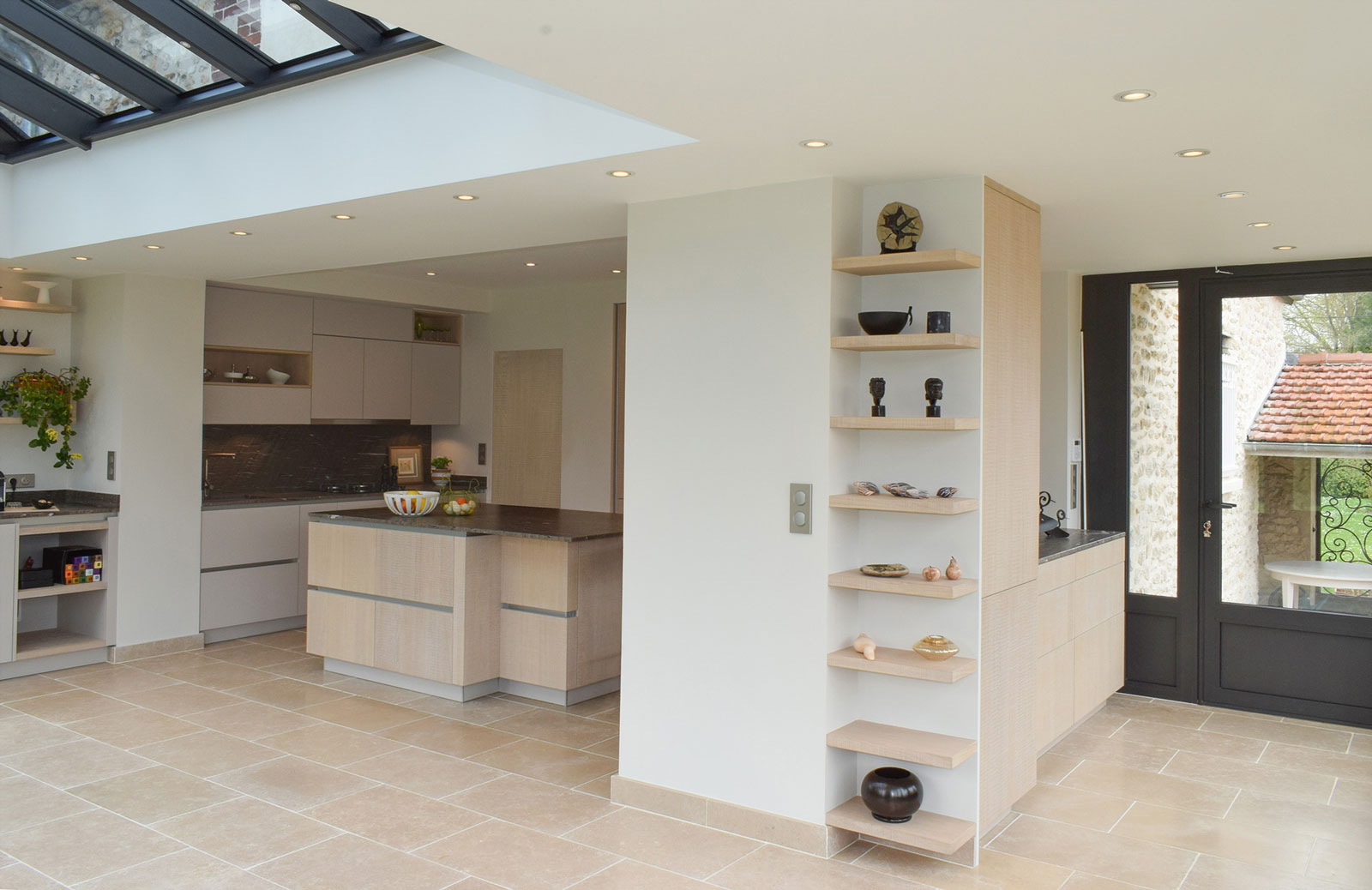 cuisine-style-contemporain-ambiance-deco-moderne-vazard-home-cuisines-neubourg-rouen