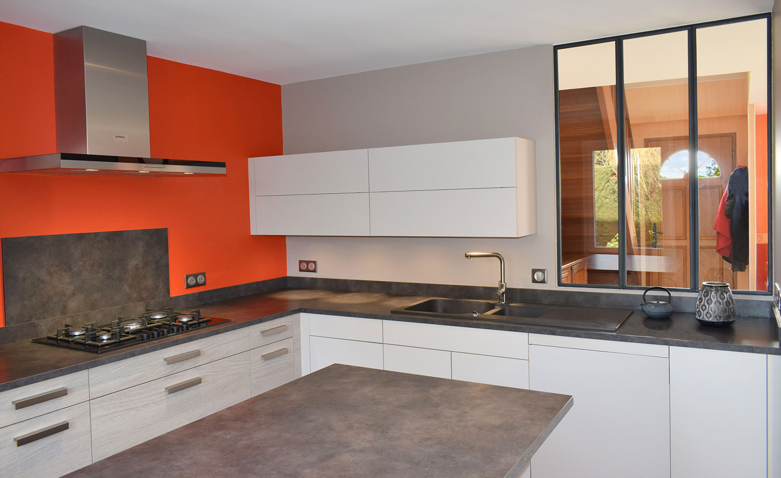 cuisine-style-contemporain-laque-blanche-vazard-home-cuisines-neubourg-rouen