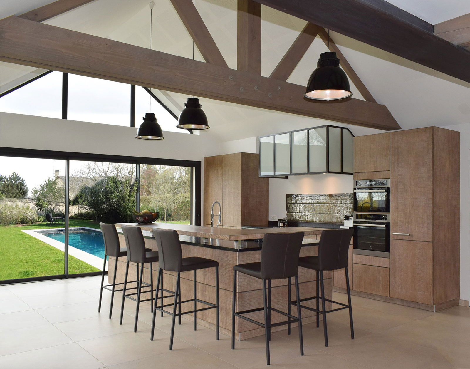 vazard-cuisine-style-industriel-bois-ambiance-deco-vazard-home-cuisines-neubourg-bernay