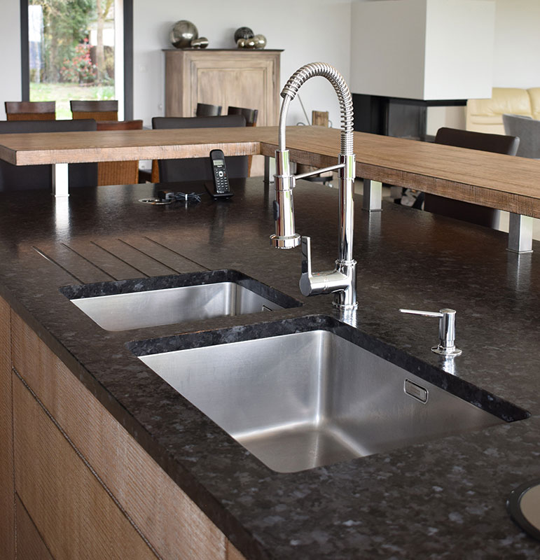 vazard-cuisine-style-industriel-bois-evier-pierre-vazard-home-cuisines-neubourg-bernay