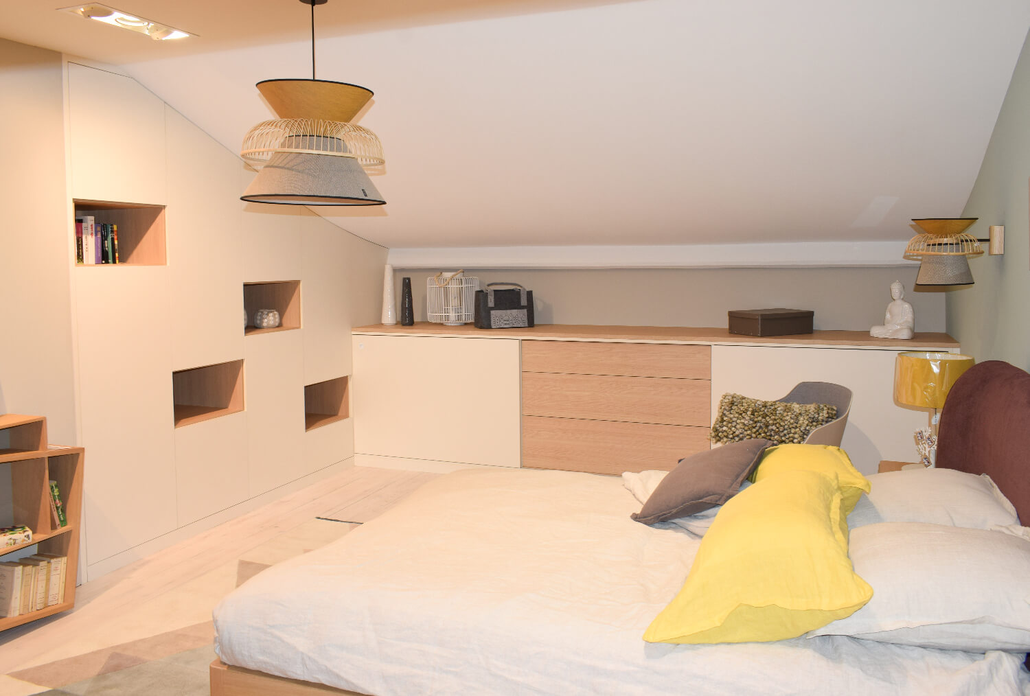 deco-chambre-dressing-scandinave-sur-mesure-sous-pente-vazard-home-cuisine-neubourg-normandie