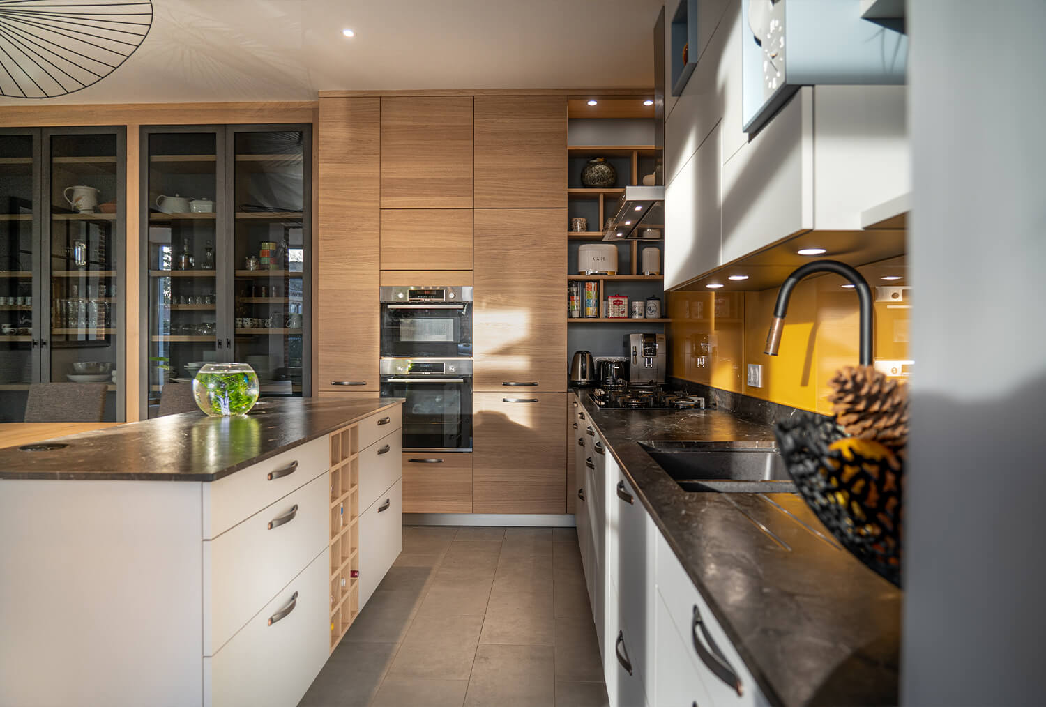 cuisine-cottage-urbain-bois-laque-blanche-vazard-home-cuisines-neubourg-evreux