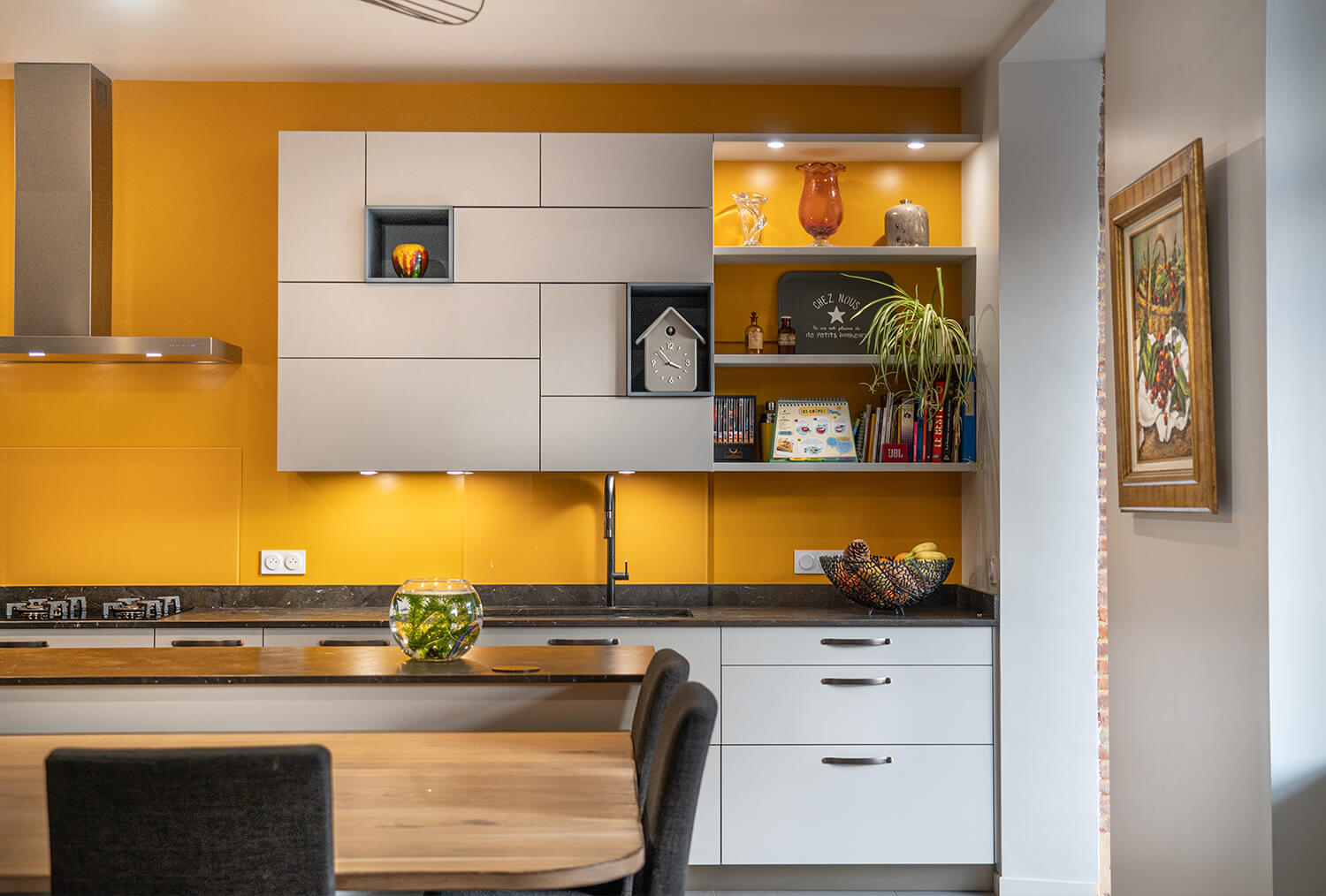 cuisine-cottage-urbain-detail-meuble-etagere-vazard-home-cuisines-neubourg-evreux