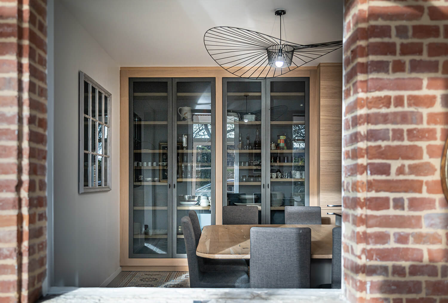 cuisine-cottage-urbain-detail-meuble-vitrine-vazard-home-cuisine-neubourg-evreux