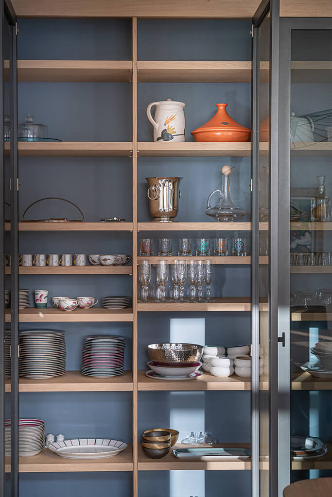 cuisine-cottage-urbain-rangement-etagere-vazard-home-cuisine-neubourg-evreux