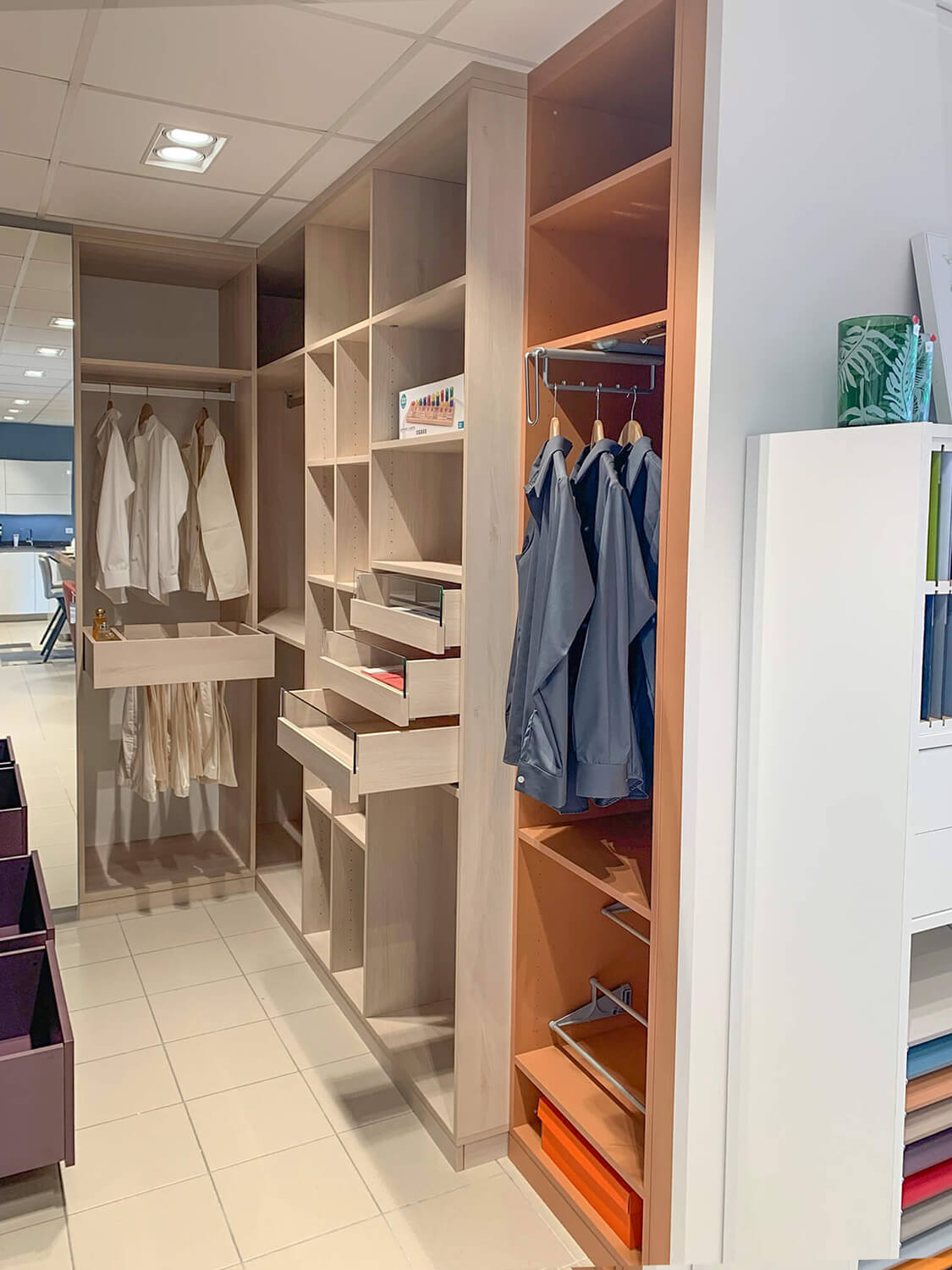 dressing-showroom-vazard-home-cuisines-le-neubourg-normandie-tiroirs
