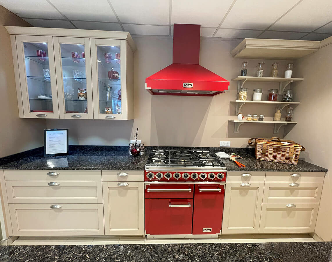 cuisine-cornouille-style-campagne-chic-showroom-vazard-home-cuisines-le-neubourg-louviers