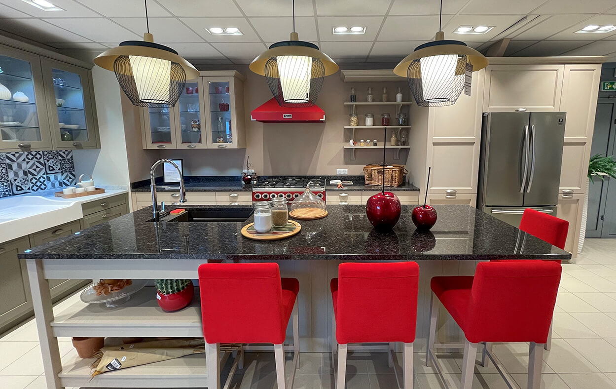 cuisine-cornouille-style-campagne-chic-ambiance-deco-vazard-home-cuisines-le-neubourg-louviers