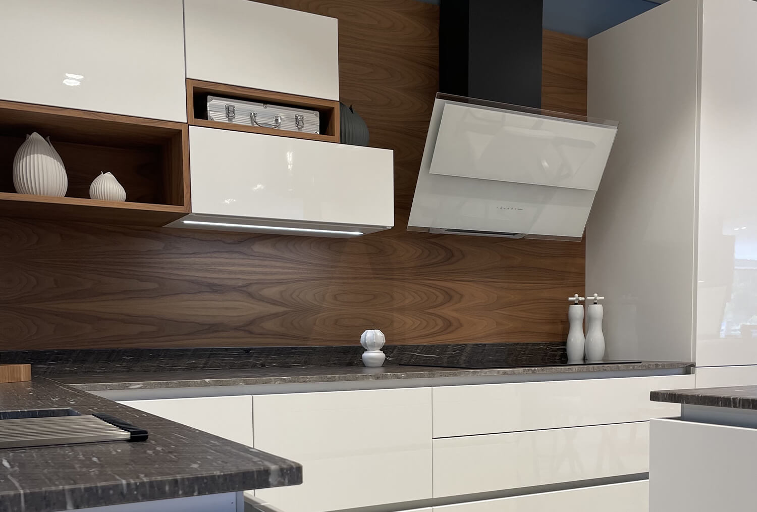 cuisine-style-contemporain-bois-laque-blanche-vazard-home-cuisines-le-neubourg-rouen