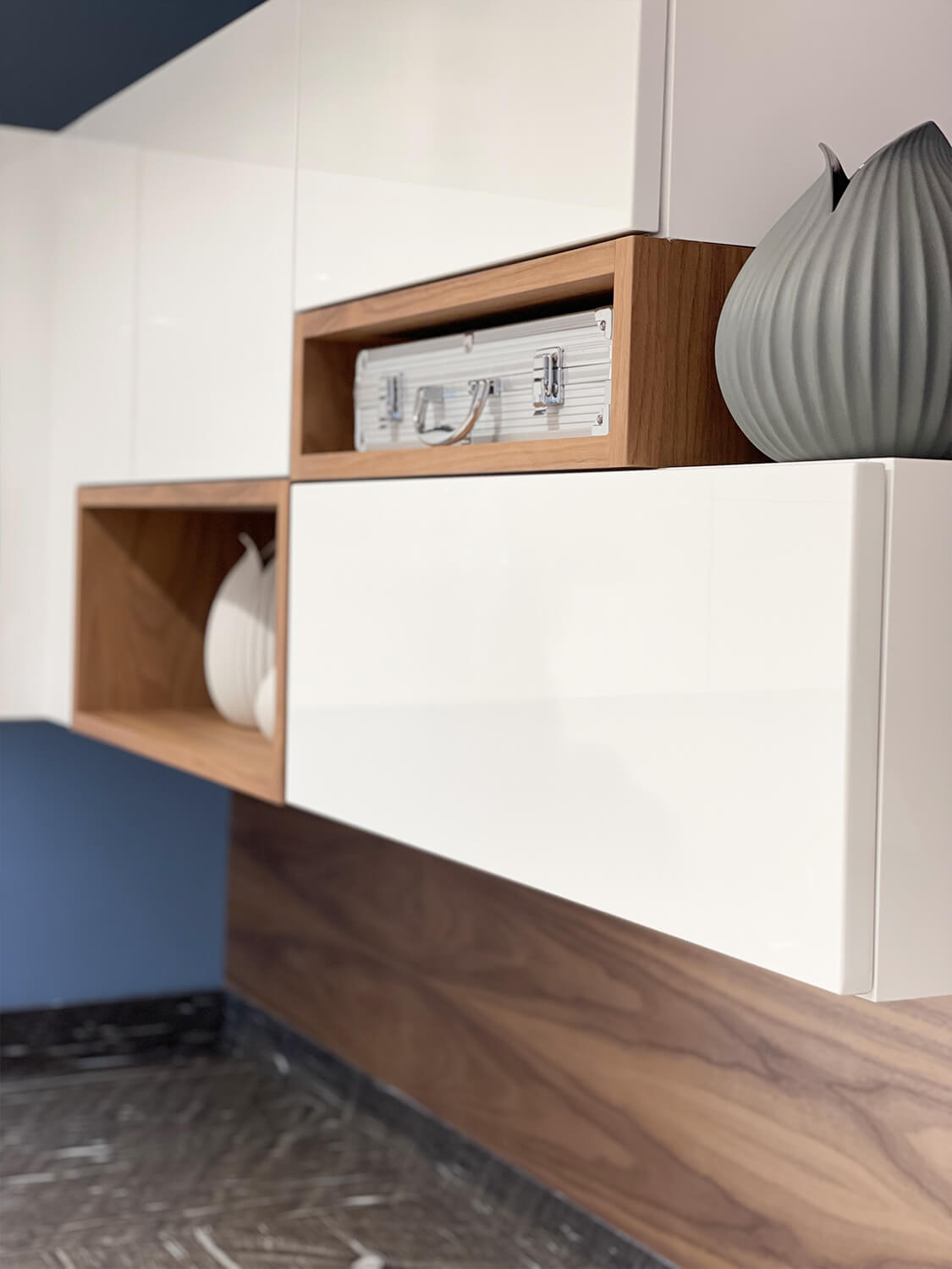 cuisine-style-contemporain-detail-tiroir-laque-blanche-vazard-home-cuisines-le-neubourg-rouen