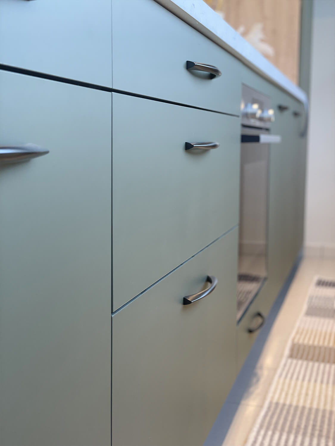 cuisine-style-naturel-canopee-detail-laque-verte-vazard-home-cuisines-le-neubourg-eure